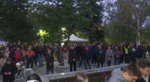 U Boru je u toku protest "Oslobođenje Bora - za čistiji grad i zdraviju budućnost dece". Građani su se okupili kod Studentskog centra, a zatim su otišli do prostorija SNS gde su održani govori.