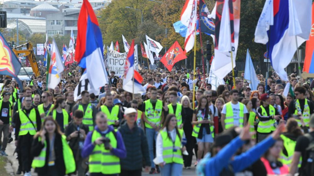Cilj sve bliži: Više hiljada studenata i građana pešači do Novog Sada, prva stanica - Inđija (FOTO; VIDEO) 1