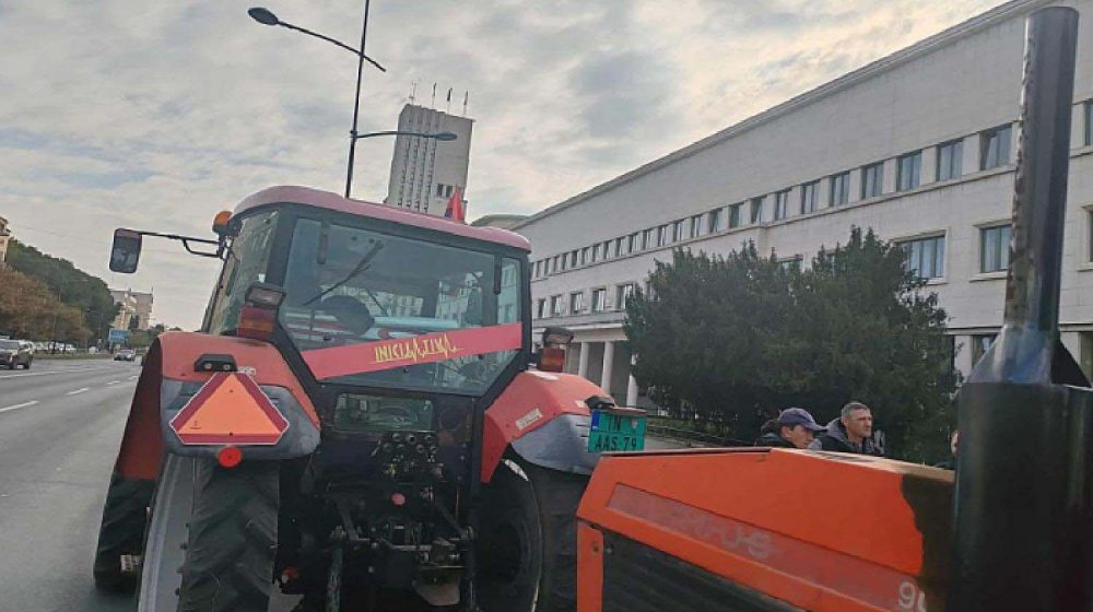 Subotički poljoprivrednici u nedelju na kružnom toku ka Žedniku pružaju podršku stočarima 1