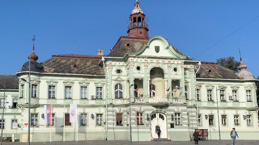 Zrenjanin: Pij vodu, ako smeš 6 Zgrada opštine Zrenjanin