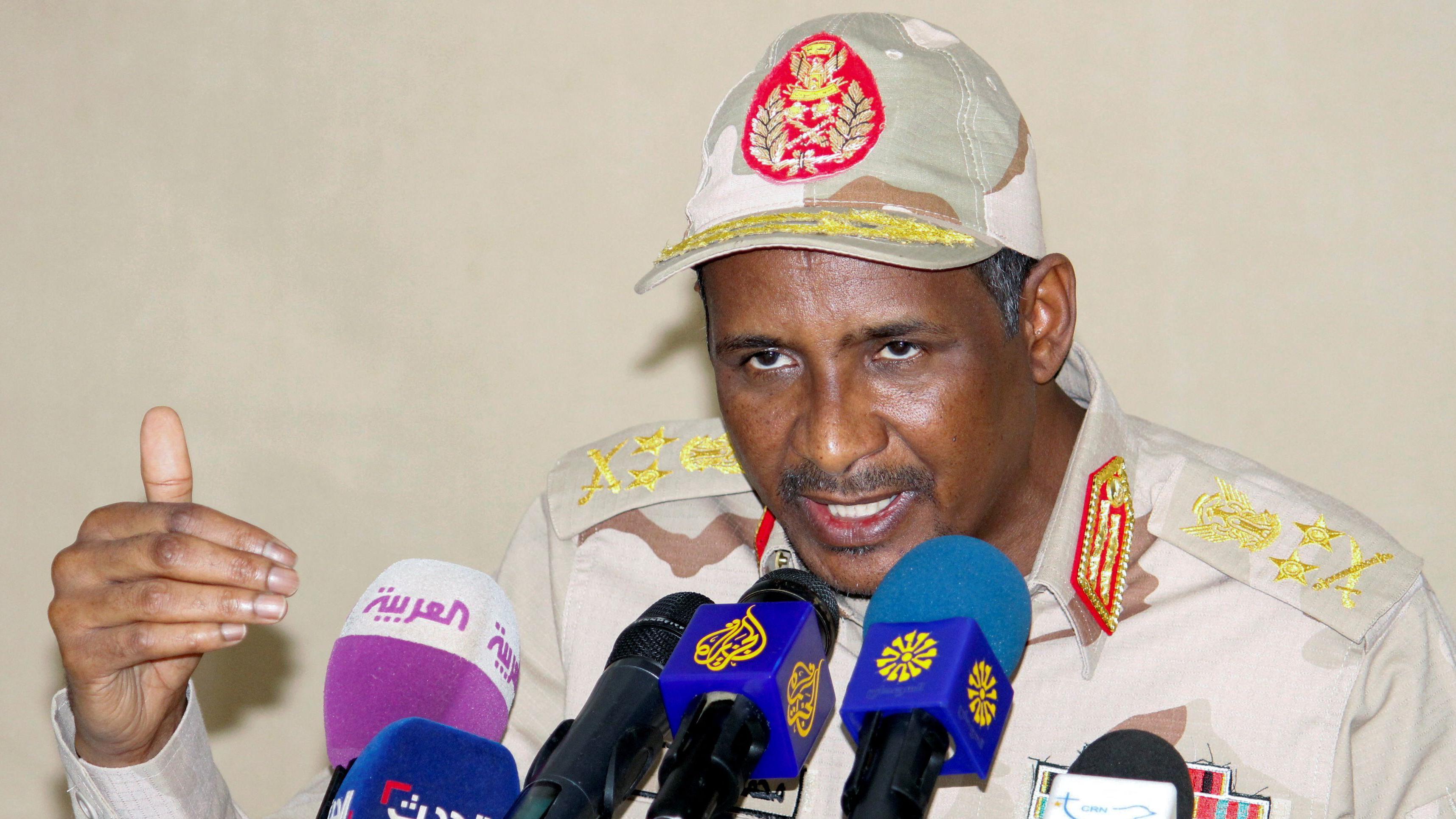 Sudan: El-Fašer pao posle 18 meseci opsade, 'gomile leševa i bare krvi' 5 Muhamed Hamdan Dagalo, RSF vođa, kontroliše unosni rudnik zlata u Darfuru