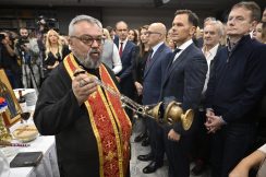 Slava SNS SNS obeležava Svetu Petku: I na krsnoj slavi o "obojenoj revoluciji" i "zloupotrebi tragedije", a ko je domaćin ove godine? (FOTO) 8