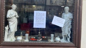 "Da li je moguće da će i ovo biti uništeno": Danas u Apotekama Beograd, gde lek košta 1.000 dinara, a kod privatnika je 6.000 13