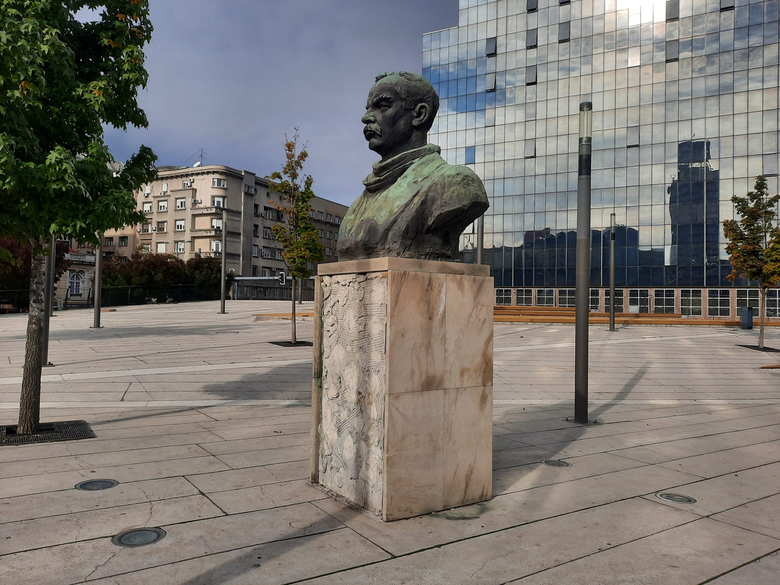 Šest puta ga sahranjivali, uvrstili ga u velikane, a sad mu se ni ime ne zna (FOTO) 5 Šest puta ga sahranjivali, uvrstili ga u velikane, a sad mu se ni ime ne zna (FOTO) 5