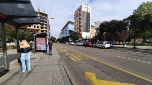 Stranka Srbija centar (SRCE) saopštila je danas da su sankcije Naftnoj industriji Srbije (NIS) "jedan od glavnih promašaja režima Aleksandra Vučića", i upitala gradonačelnika Beograda Aleksandra Šapića da li je tačno da je Gradskom saobraćajnom preduzeću (GSP) Beograd izdat nalog da postepeno smanjuju broj polazaka na manje opterećenim linijama.