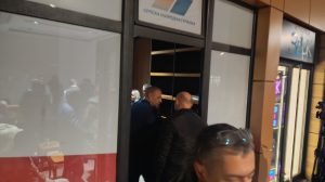 Prema preliminarnim rezultatima Centralne izborne komisije (CIK), Srpska lista, najveća stranka kosovskih Srba vodi u svih deset opština sa srpskom većinom na Kosovu.