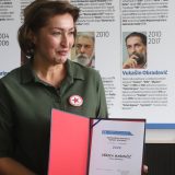 Verici Marinčić dodeljena novinarska nagrada za etiku i hrabrost "Dušan Bogavac" 4