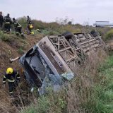 Teška saobraćajna nesreća u Sremu: Najmanje dvoje poginulih, oko 80 povređenih 5