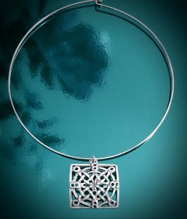 35_Aleksandra Mitrovic_ogrlica (2) Dobrotvorna izložba za spas ULUPUDS-a i galerije Singidunum (FOTO) 4