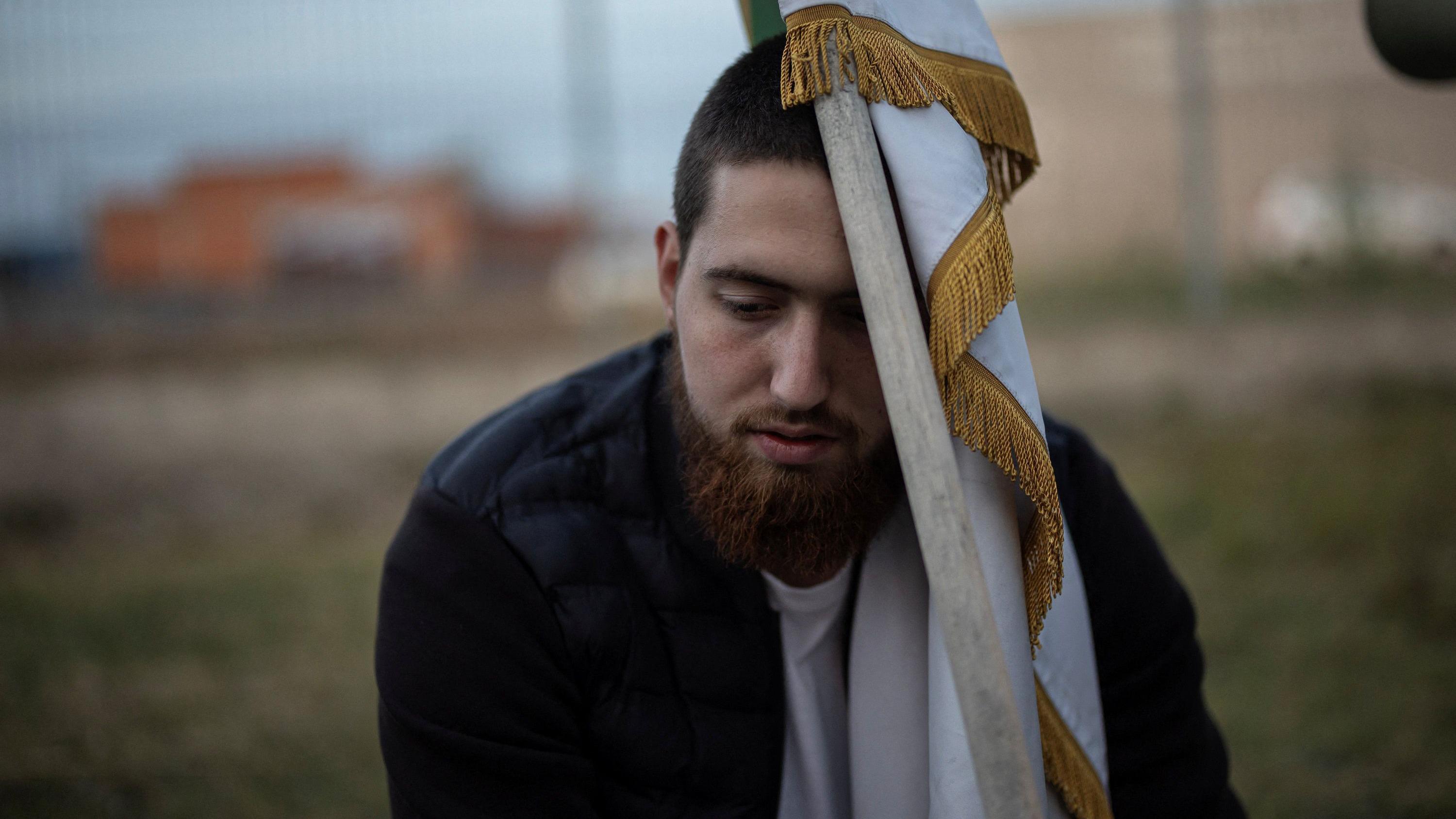 Suze i baklje: Doček novopazarskih studenata u Čačku - u fotografijama 3 Studenti iz Novog Pazara nedaleko od Čačka