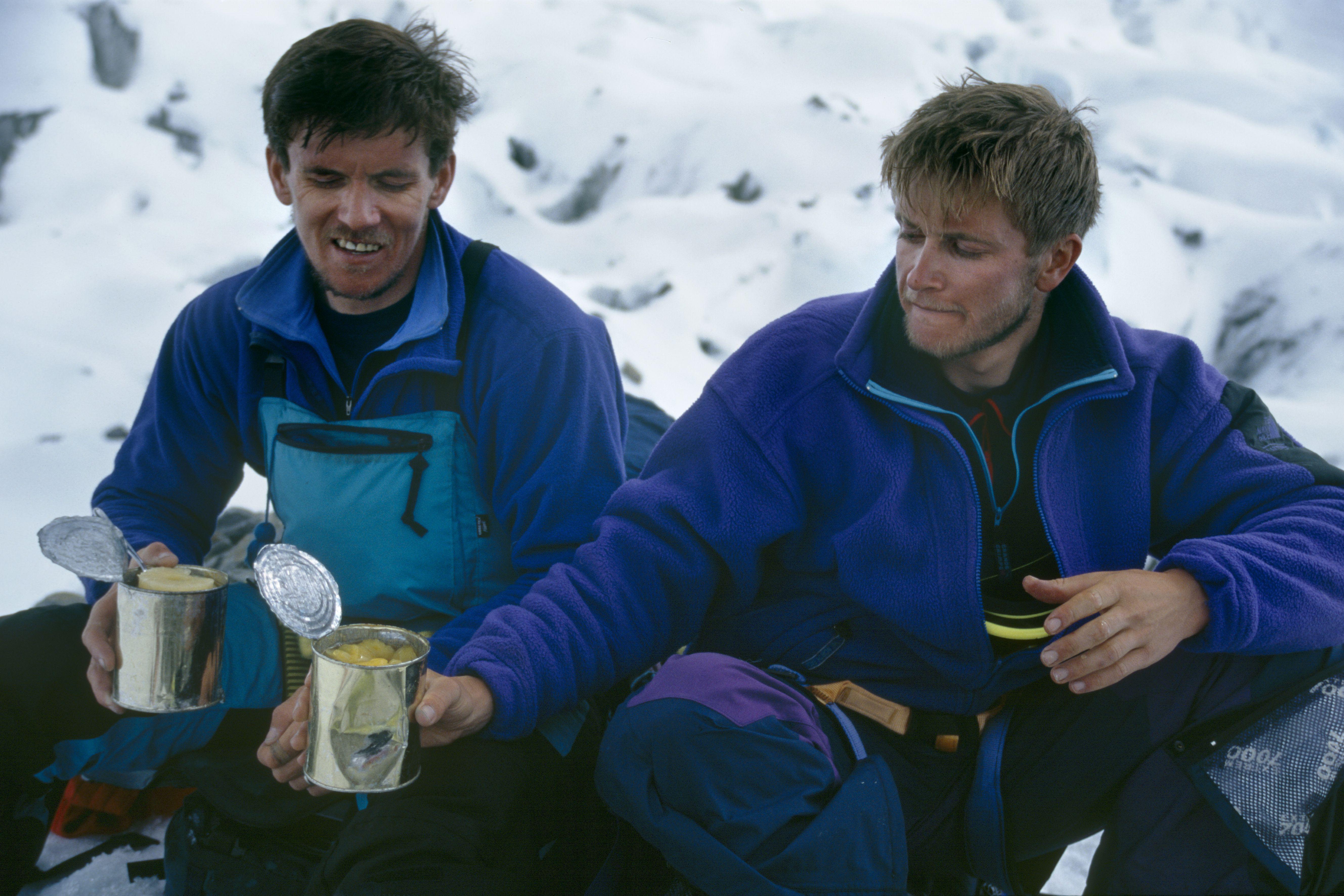 'Rođen da skija sa Everesta': Slovenac koji je izveo prvi spust sa krova sveta 3 Davo i Andrej Karničar prilikom ekspedicije na vrh Anapurna u Nepalu