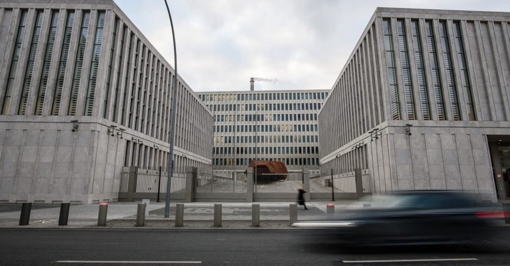 Zašto bi Nemci uskoro mogli da počnu da se šale: "Ako želite da Si Đinping brzo sazna neku tajnu recite je Britancima"? 1