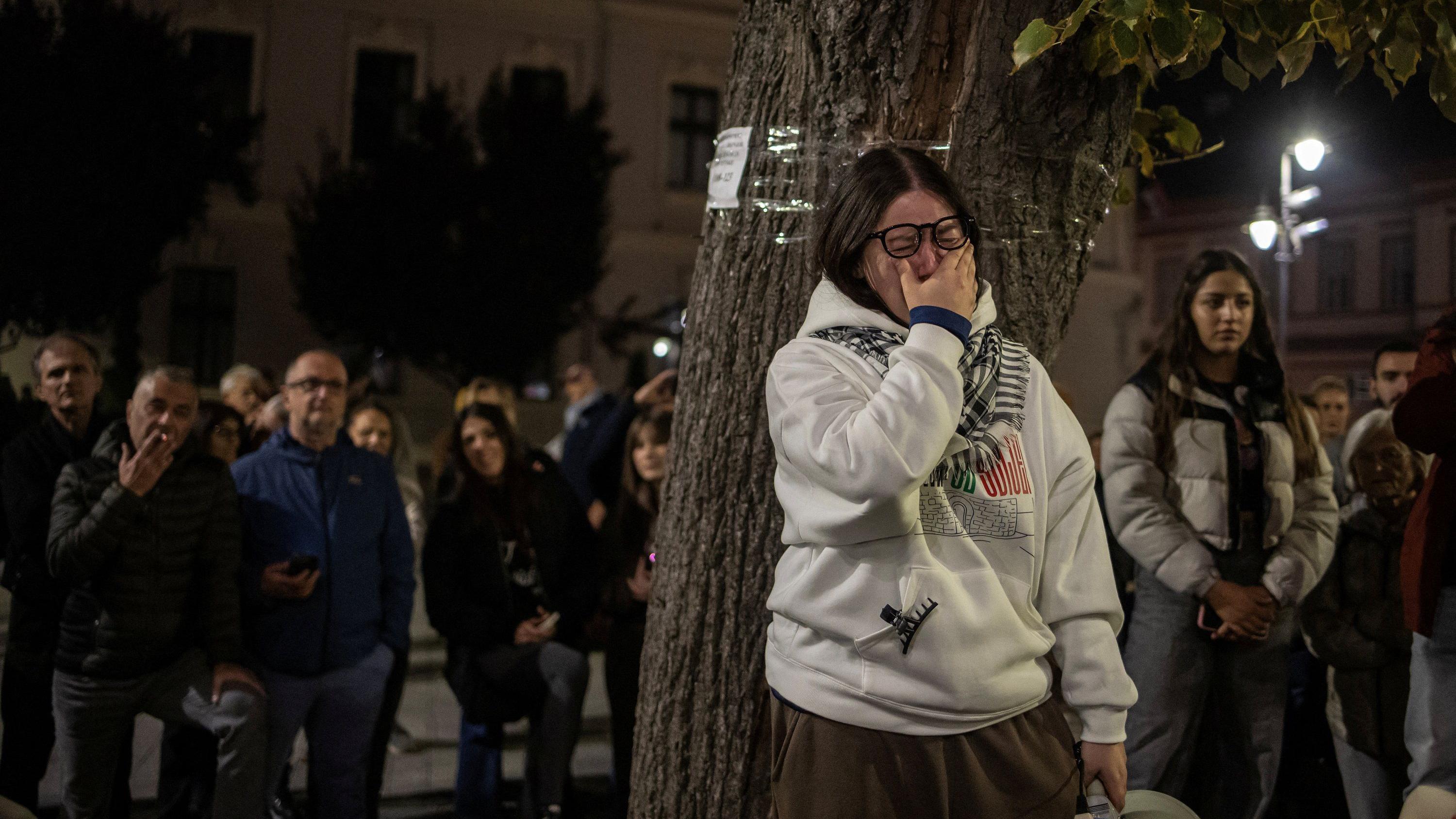 Suze i baklje: Doček novopazarskih studenata u Čačku - u fotografijama 9 Doček novopazarskih studenata u Čačku