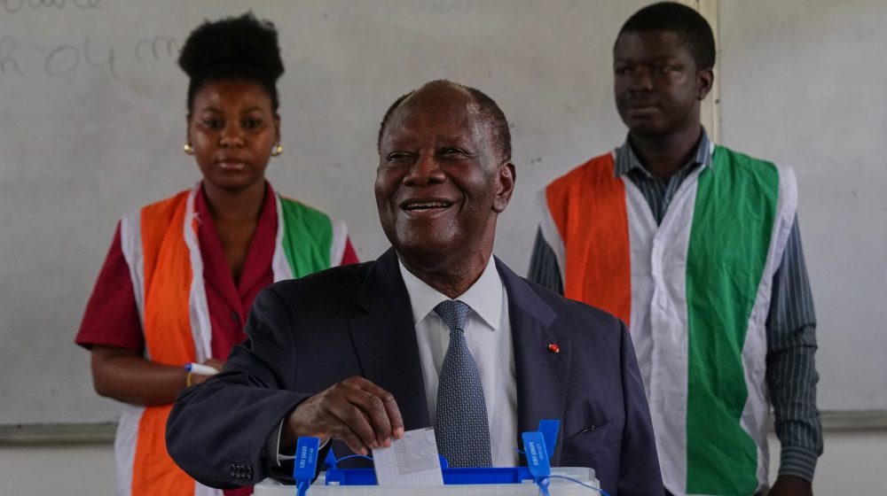 Na predsedničkim izborima u Obali Slonovače ubedljivo vodi odlazeći lider Alasan Uatara 1