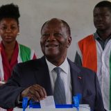 Na predsedničkim izborima u Obali Slonovače ubedljivo vodi odlazeći lider Alasan Uatara 1