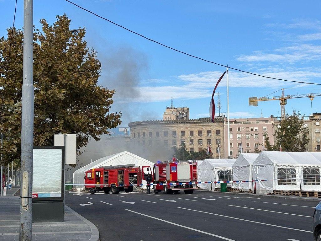 Pucnjava i požar u šatorima 'Ćacilenda': 'Teroristički napad', tvrdi Vučić 2 požar, požar u šatorima kod skupštine srbije, požar u ćacilendu