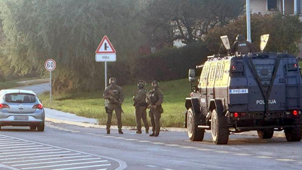 Smrt u Novom Mestu: Šta su pokazale ostavke ministara u Sloveniji 1 naoružana policija u Novom Mestu