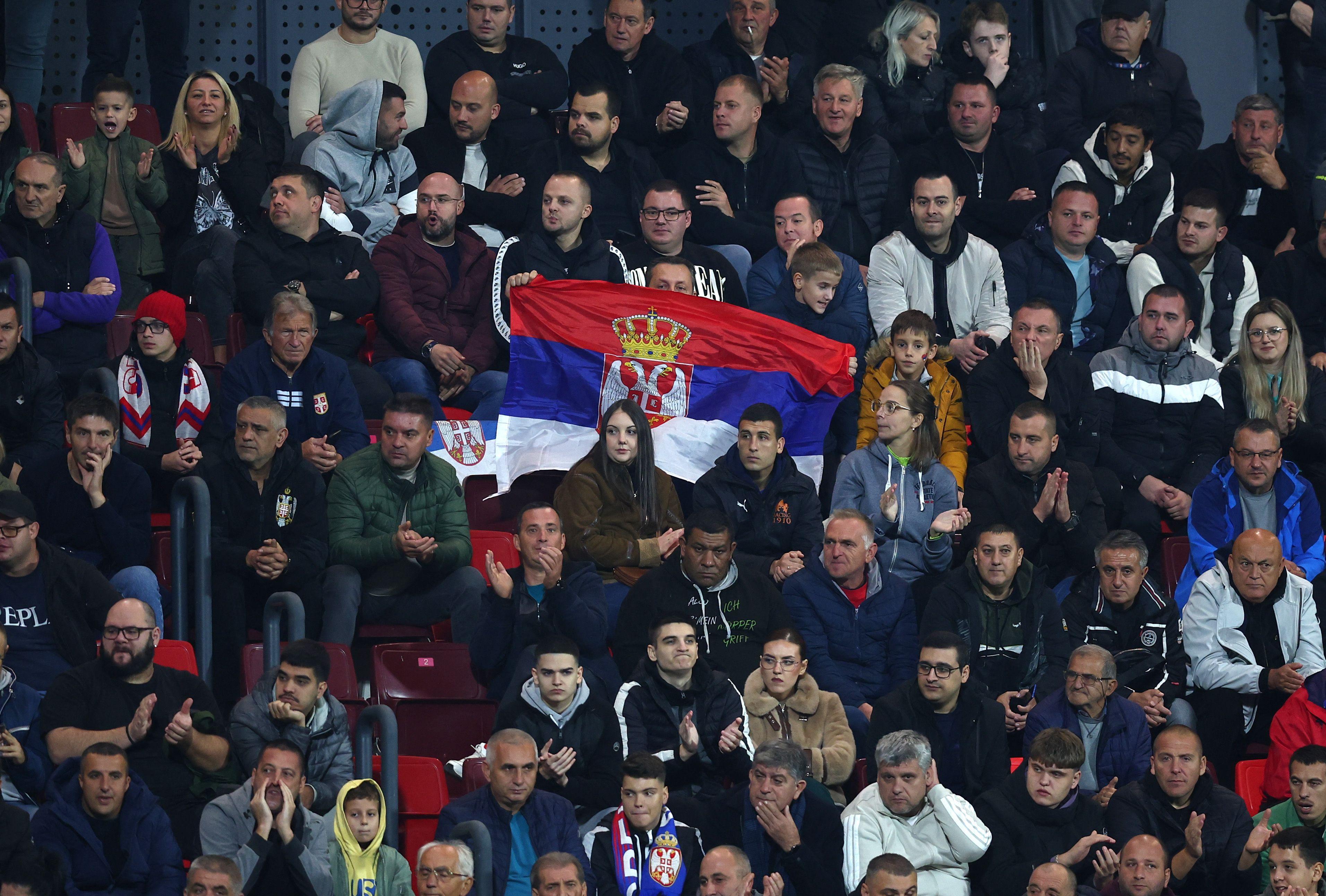 U borbi za baraž Srbija poražena od Albanije, ostavka Piksija 2 Navijači Srbije u Leskovcu