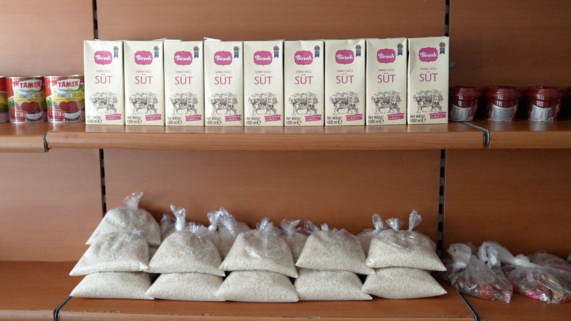 Od anđela do čudovišta: Turski humanitarac nudio pomoć u zamenu za seks 3 Mleko i pirinač