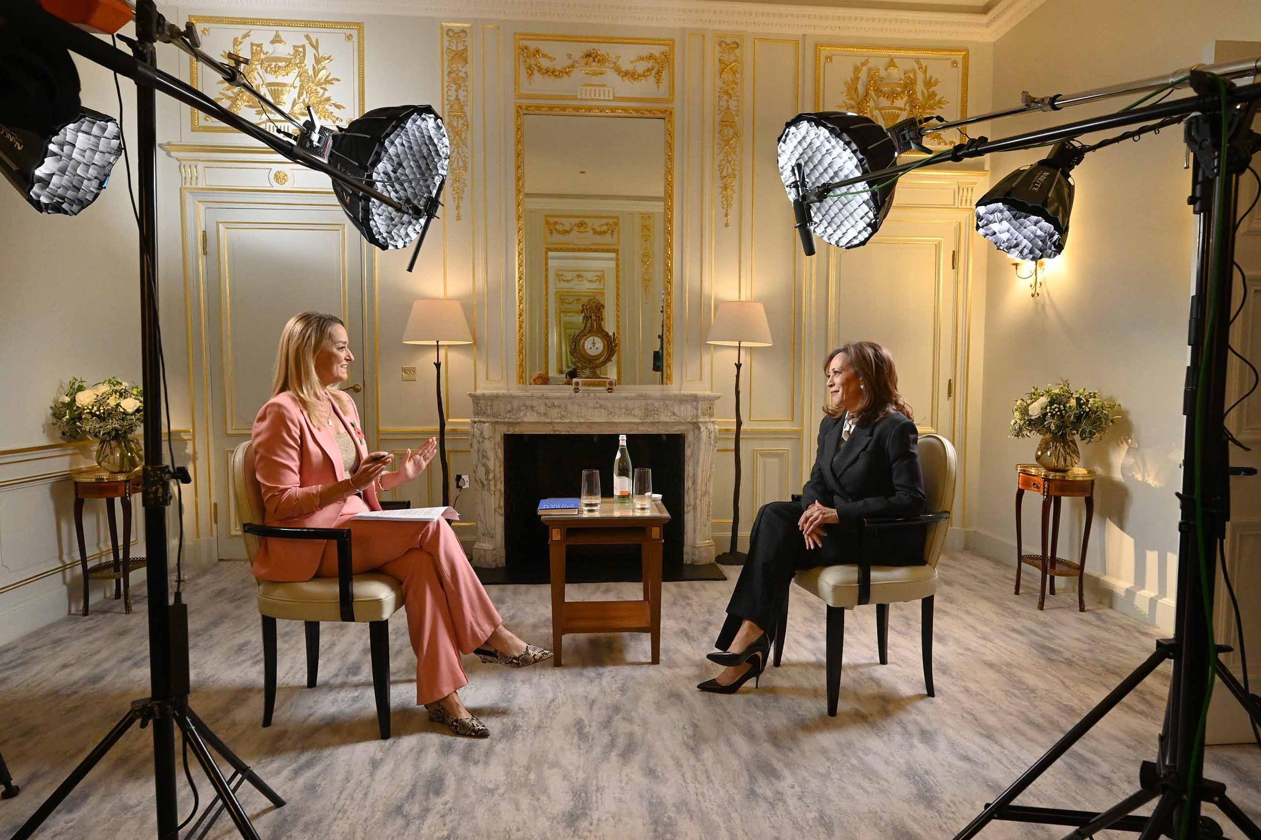 'Nisam završila': Kamala Haris kaže za BBC da bi mogla ponovo da se kandiduje za predsednicu SAD 2 Lora Kensberg intervjuiše Kamalu Haris