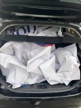 Aktivistknje u Kragujevcu skidaju teansparente Srbi nisu genocidan narod 04 Dan pomena tragedije nije vreme za jeftinu propagandu: Aktivistkinje iz Kragujevca za Danas o skidanju transparenata „Srbi nisu genocidan narod” (FOTO) 4