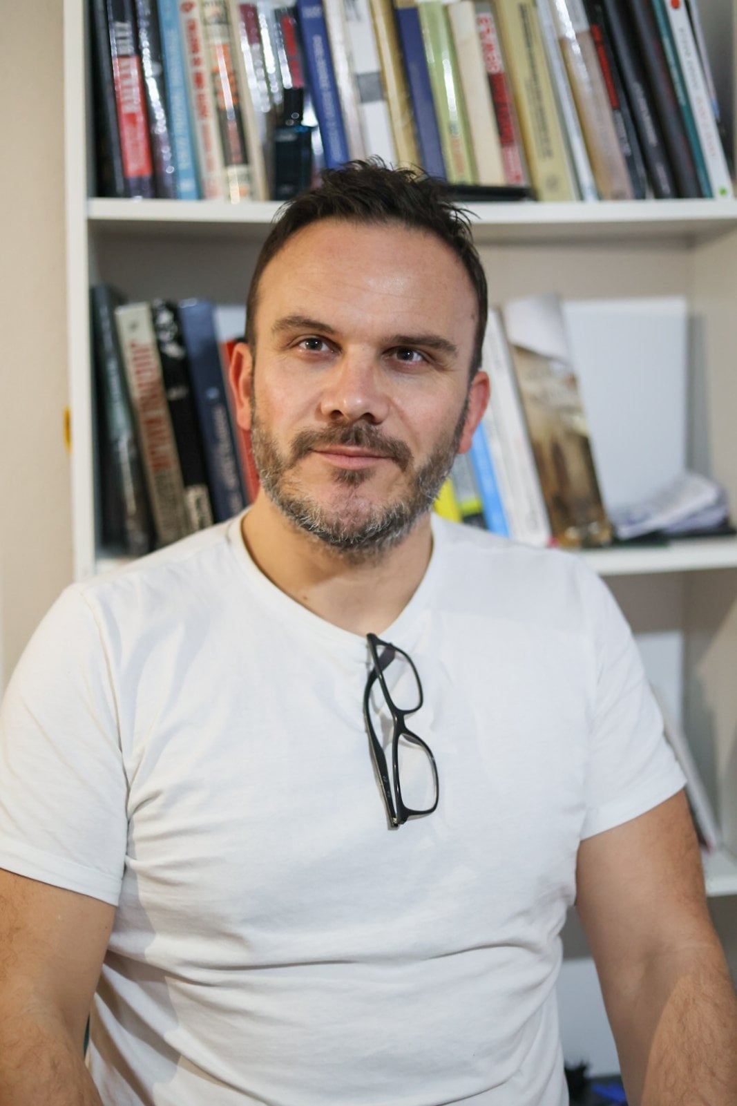 Autorski tekst novinara iz Sarajeva za Danas o Dodikovom "dogovoru sa Amerikancima": "Trošio javni novac da bi dobio oprost od Vašingtona" 2 Autorski tekst novinara iz Sarajeva za Danas o Dodikovom "dogovoru sa Amerikancima": "Trošio javni novac da bi dobio oprost od Vašingtona" 1