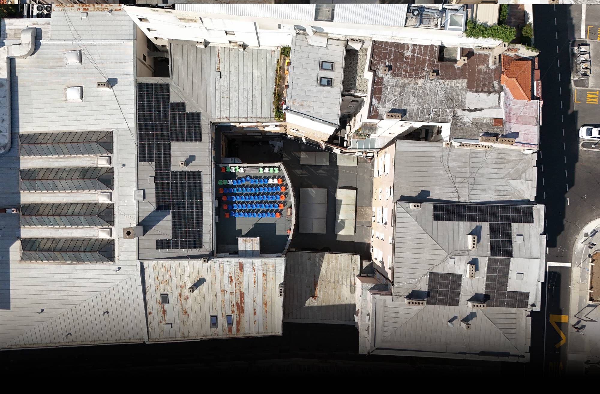 Na krovu Kolarčeve zadužbine postavljena solarna elektrana (FOTO) 3 Na krovu Kolarčeve zadužbine postavljena solarna elektrana (FOTO) 3