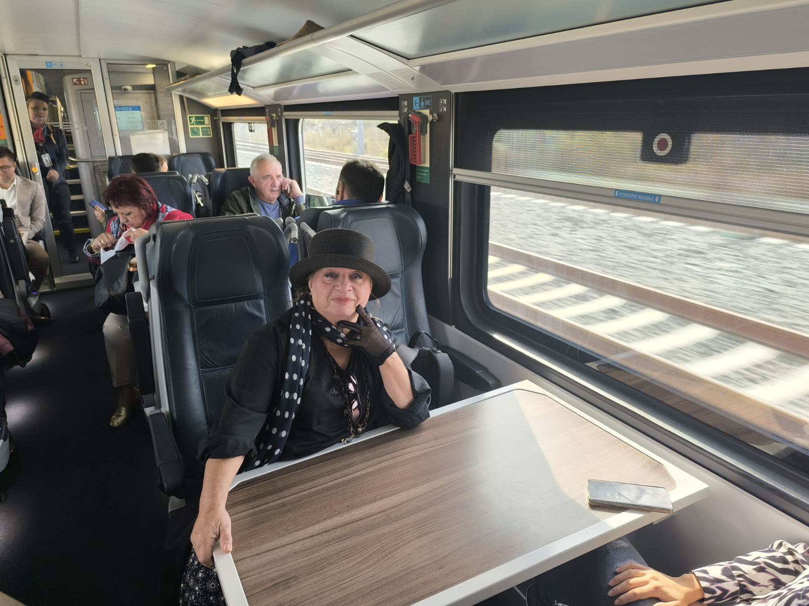 Reporteri Danasa na prvoj vožnji Sokolom do Subotice: "Bliski susret" sa direktorom "Srbija voza" i neprijatno iznenađenje na odredištu 7 Reporteri Danasa na prvoj vožnji Sokolom do Subotice: "Bliski susret" sa direktorom "Srbija voza" i neprijatno iznenađenje na odredištu 6