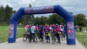 Ženski centar Milica, uz pokroviteljstvo Ministarstva zdravlja i podršku lokalnih samouprava, udruženja građana, zdravstvenih ustanova, biciklističkih i sportskih klubova, danas je 11. put orgazovao kampanju „Daj pedalu raku“, u 11 sati na Kalemegdanu gde je održana centralna manifestacija u okviru ove kampanje.