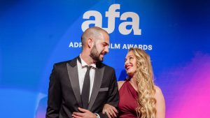 Domagoj Nižić, glumac nominovan za AFA nagradu za ulogu u filmu Dražen, još jednom potvrđuje da regionalni filmski prostor prepoznaje nove talente. Adriatic Film Festival okuplja autore i profesionalce iz svih bivših jugoslovenskih zemalja i stavlja fokus na saradnju i zajednički kulturni prostor.