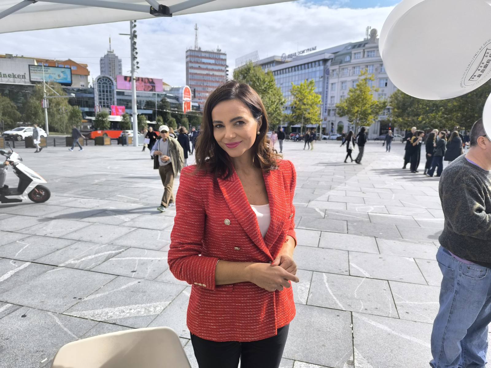 Reporter Danasa na skriningu mentalnog zdravlja na Trgu republike: Odgovor jedne gospođe savršeno opisuje stanje u kojem je Srbija 6 Reporter Danasa na skriningu mentalnog zdravlja na Trgu republike: Odgovor jedne gospođe savršeno opisuje stanje u kojem je Srbija 6