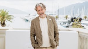 Za ulogu Zorana Đinđića, Dragan Mićanović je dobio nagradu na AFA festivalu  (Adriatic Film &amp; TV Awards ili Adriatic Film &amp; TV nagrade) u Tivtu, proglašen je za najboljeg glumca u TV serijama na prostoru cele bivše Jugoslavije. O nagradama je odlučivalo 560 umetnika. Sa njim smo razgovarali nekoliko sati pre nego što je, kao nagrađeni glumac, izašao na binu i poručio da svoju nagradu posvećuje ekipi serije Sablja i studentima.