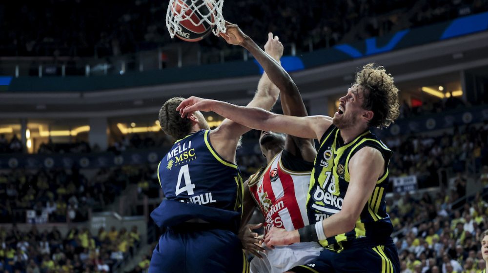 Izundu "posterizovao" Fenerov dvojac (VIDEO) 1