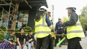Zemljotres magnitude 6,9 pogodio je južni deo Filipina, gde se ranije danas desio još jedan potres magnitude 7,4 u kojem je poginulo šest ljudi, koliko se zasad zna.