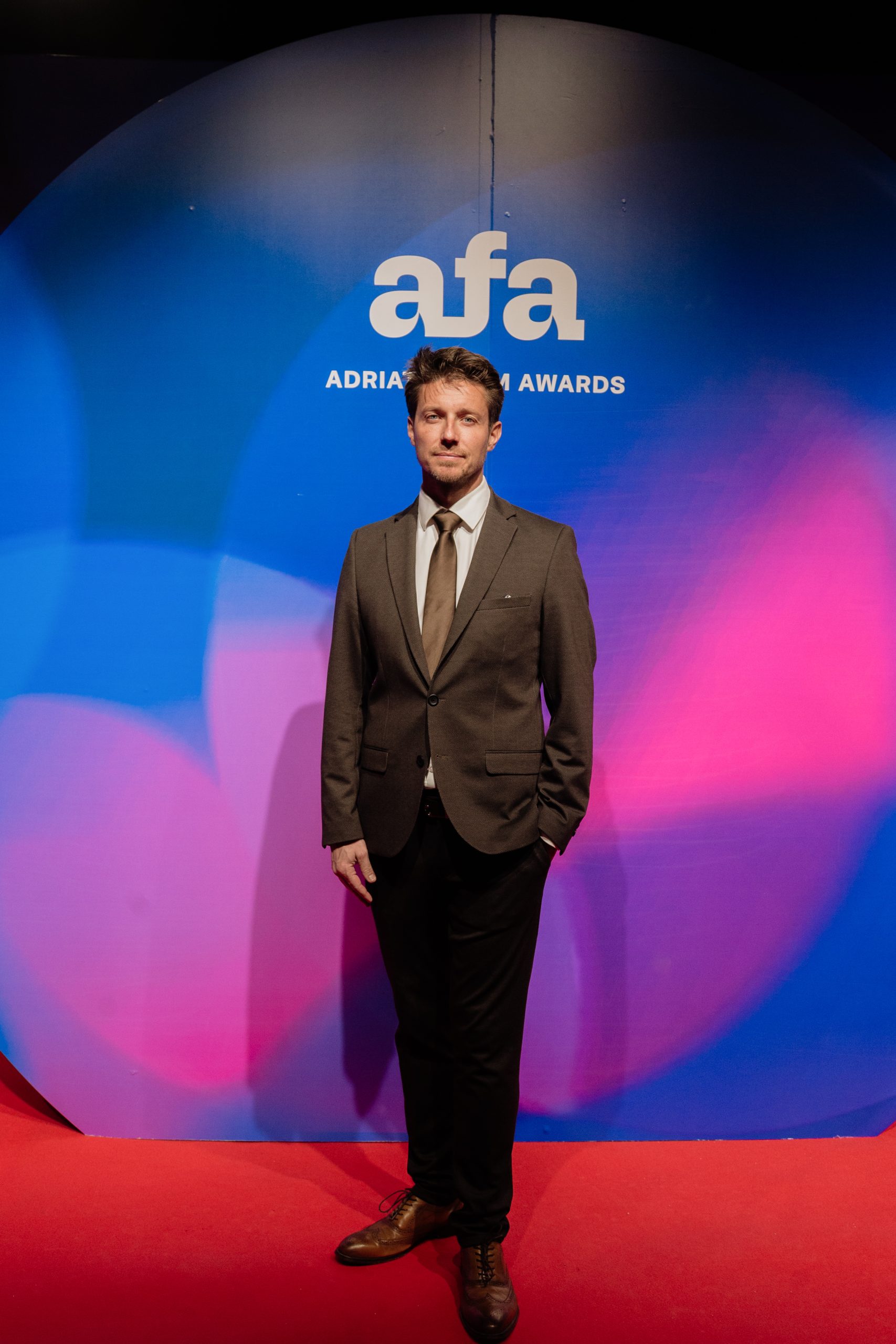 "Podelio bih ovu nagradu sa studentima, pumpaj": AFA TV nagrade dobili Dragan Mićanović, Milica Gojković i Sablja 6 "Podelio bih ovu nagradu sa studentima, pumpaj": AFA TV nagrade dobili Dragan Mićanović, Milica Gojković i Sablja 6