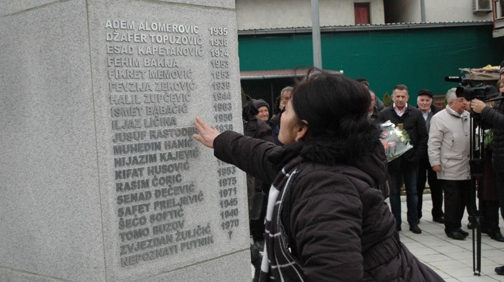 Godišnjica zločina nad nesrpskim civilima u Štrpcima: Oteti putnici nisu bili "slučajne žrtve" 1