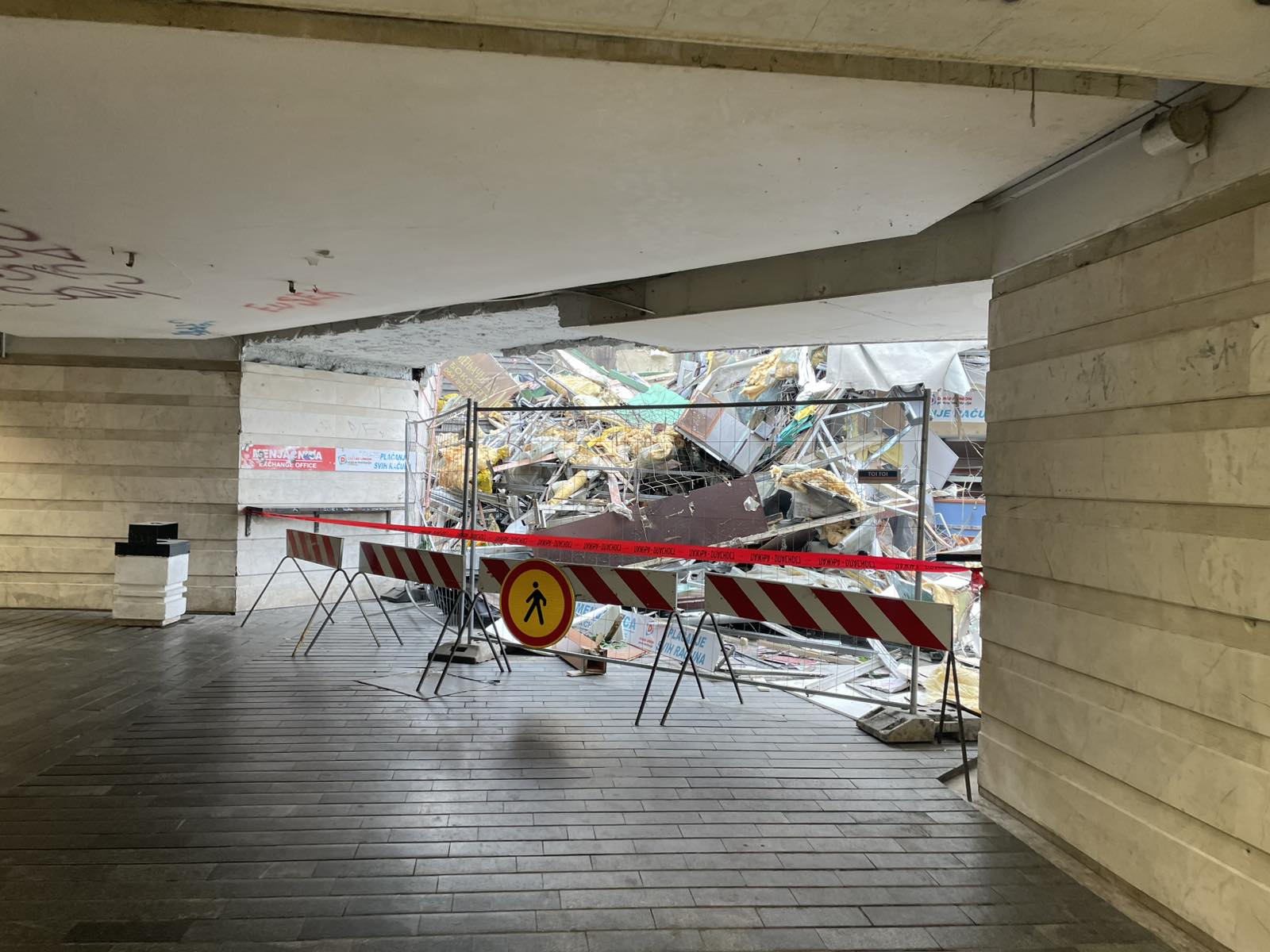 Deo prolaza na Zelenom vencu zatvoren: Srušeni objekti (VIDEO) 2 Deo prolaza na Zelenom vencu zatvoren: Srušeni objekti (VIDEO) 2