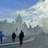 "Ćacilend funkcioniše kao paravojni kamp bez kontrole": Incident ispred Skupštine razotkrio bezbednosne propuste 9