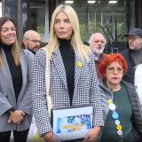 Pokret Kreni-Promeni predao peticiju sa 3.500 potpisa da se hitno reši problem nedostatka tople vode u Institutu za majku i dete 4