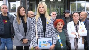 Pokret Kreni-promeni predao je danas Ministarstvu zdravlja Srbije peticiju kojom zahteva hitno rešavanje problema nedostatka tople vode u Institutu za majku i dete „Vukan Čupić“.