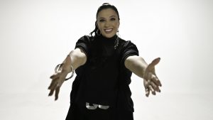 Kaliopi je u Lisabon baru mts dvorane predstavila svoju novu pesmu pod nazivom “Dobro veče i laku noć“. Autor muzike, teksta, aranžmana i produkcije je ponovo Romeo Grill.