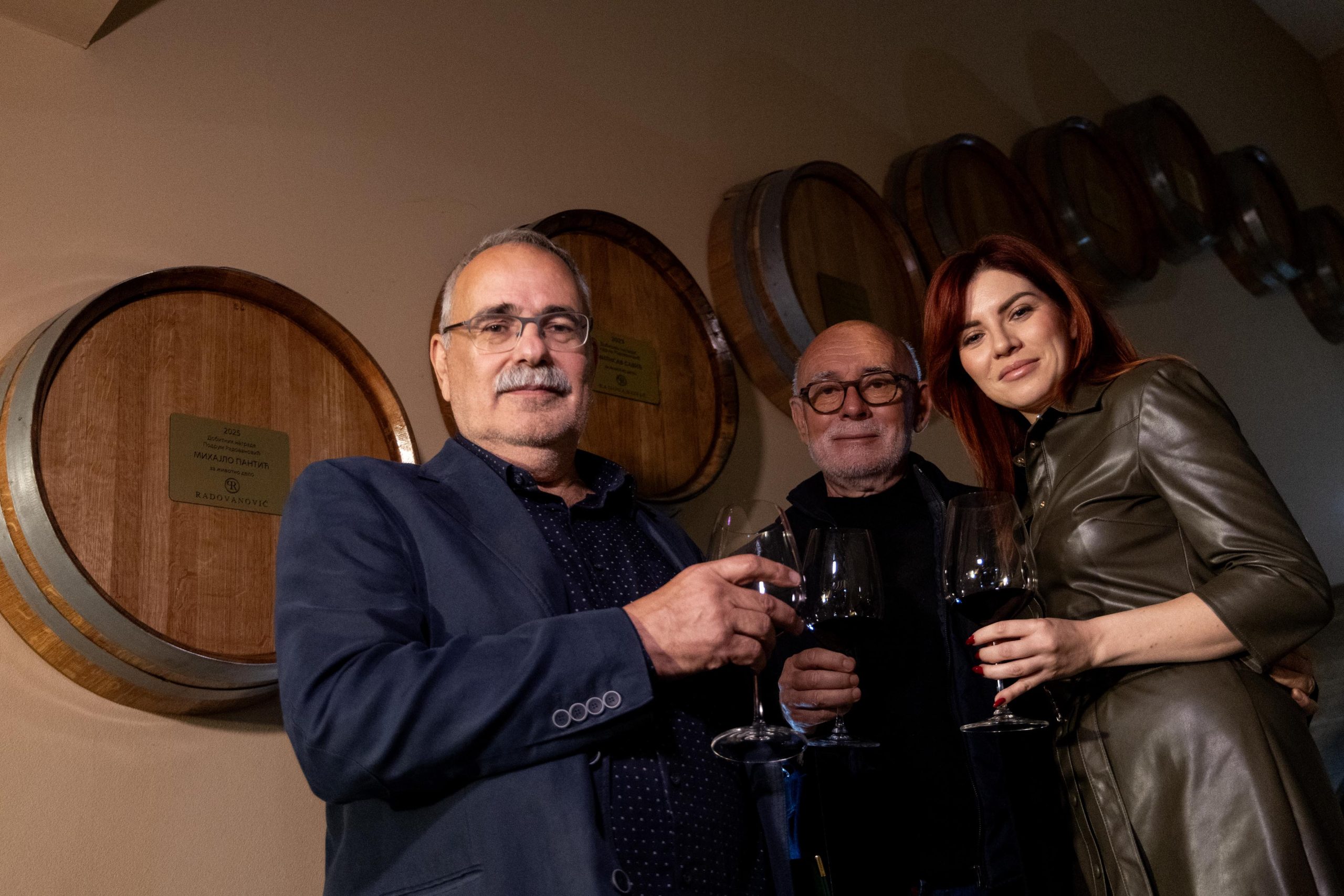 Priča koja ujedinjuje svet i čini ga manje bolnim i ranjivim mestom: Mihajlu Pantiću uručena Vinska nagrada za književnost 4