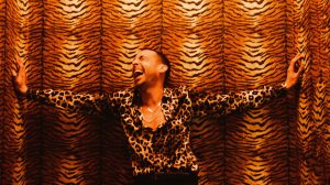 Nakon objavljivanja šestog studijskog albuma Sunlight In The Shadows, Miles Kane je najavio evropsku turneju 2026. godine, u okviru koje će po prvi put nastupiti u Srbiji, 27. februara u Malom Hangaru u Beogradu.