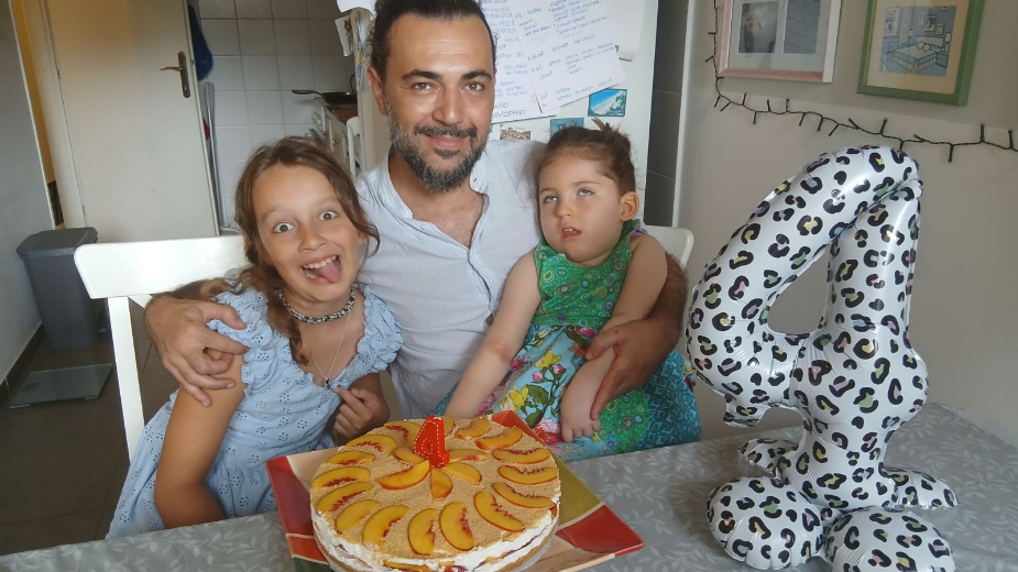 Devojčica Minja Lapčević boluje od retke bolesti, roditeljima potrebna pomoć za razvoj genske terapije 2 Devojčica Minja Lapčević boluje od retke bolesti, roditeljima potrebna pomoć za razvoj genske terapije 2