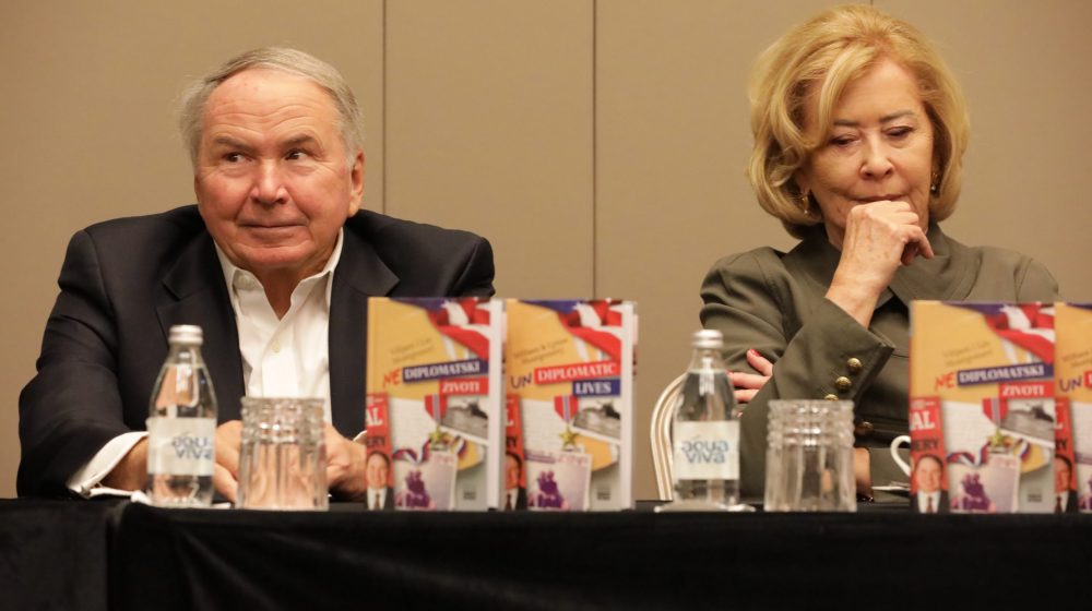 Propao plan o podeli Kosova pre nekoliko godina: Predstavljena knjiga Vilijama i Lin Montgomeri “Nediplomatski životi” 1