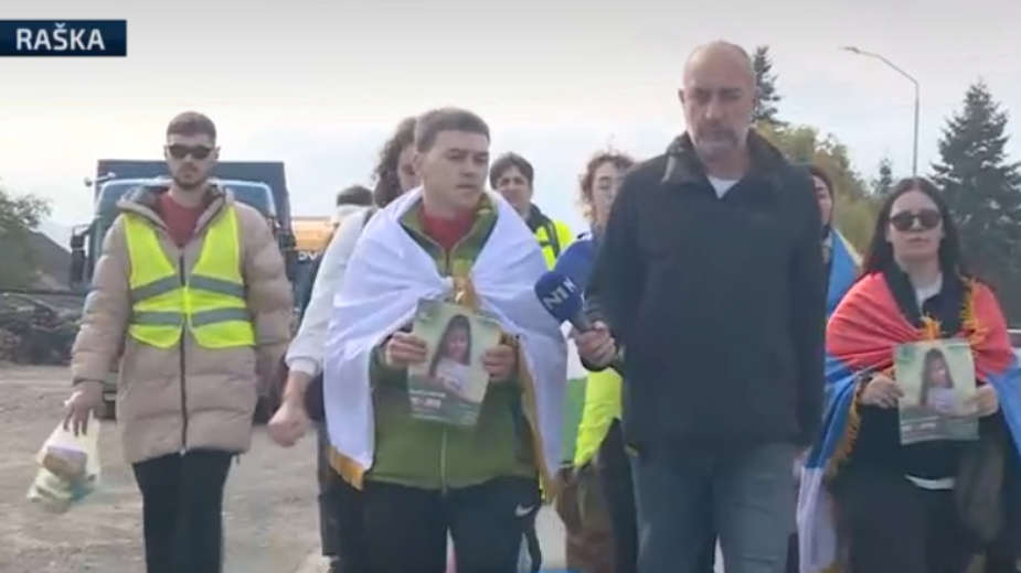 Studenti iz Novog Pazara koji pešače ka Novom Sadu nastavili danas put od Raške do Baljevca 1