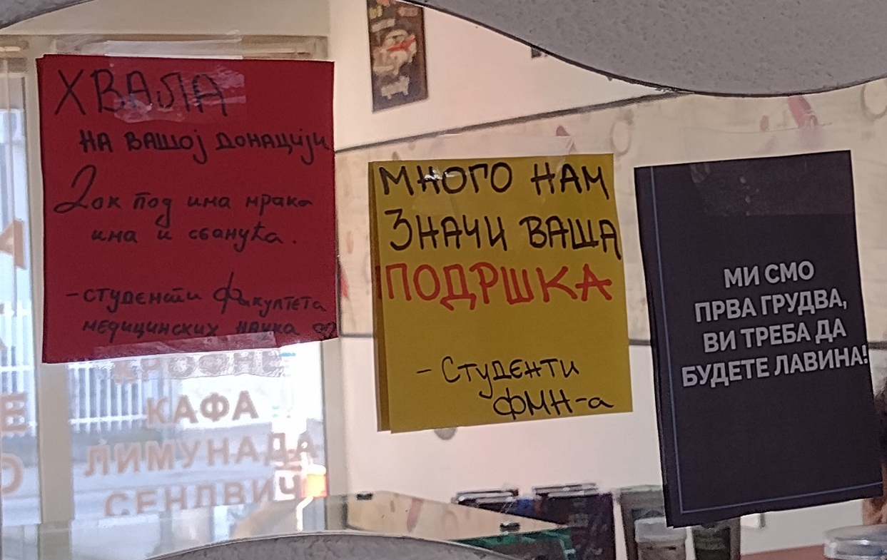 Zatvorena mu radnja zbog 270 dinara: Kragujevčani u odbrani Neše Pekara, koji je studentima u blokadi nosio vruć burek i jogurt 5 Zatvorena mu radnja zbog 270 dinara: Kragujevčani u odbrani Neše Pekara, koji je studentima u blokadi nosio vruć burek i jogurt 5