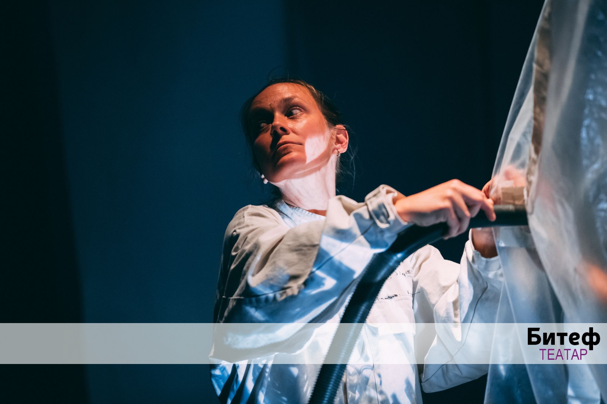 Kako stvarati umetnost u društvu urušene kulture, iskrivljenih vrednosti i kontrole: Večeras premijera predstave "Entropija" u Bitef teatru 2