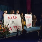 "Buha" je na Trgu", a "Narodno je narodno": Ovacije na premijeri predstave "Igra" na 75. rođendan Pozorišta "Boško Buha" 2
