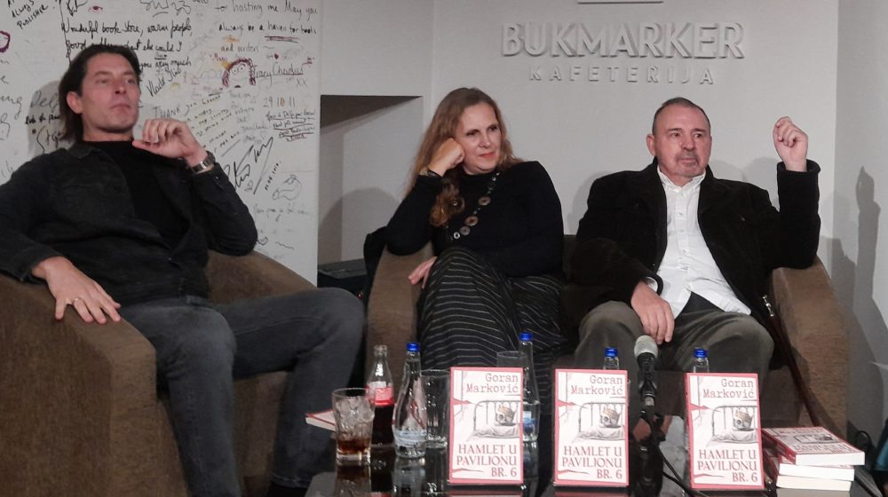 Nikad neću da zaboravim kad mi je Ljuba Tadić od prve plate kupio gumene čizme "Borovo": Promocija novog romana Gorana Markovića kulturni događaj 1